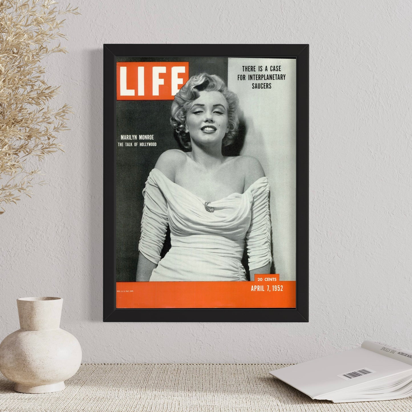 Magazine Keepsake Frame (Style 6) - corner and profile view
